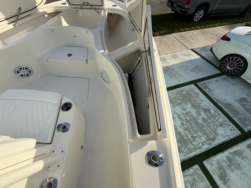 Slide: The Image of SeaVee 270Z 2018 - 22