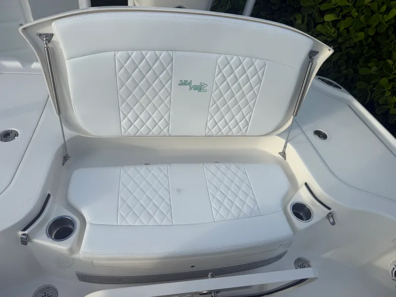Slide: The Image of SeaVee 270Z 2018 - 30