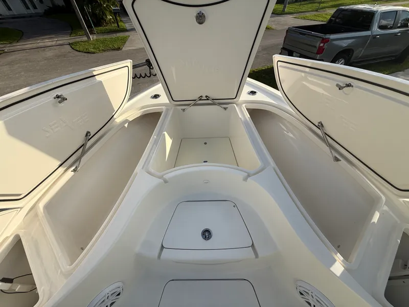 Slide: The Image of SeaVee 270Z 2018 - 21