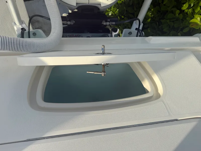Slide: The Image of SeaVee 270Z 2018 - 37