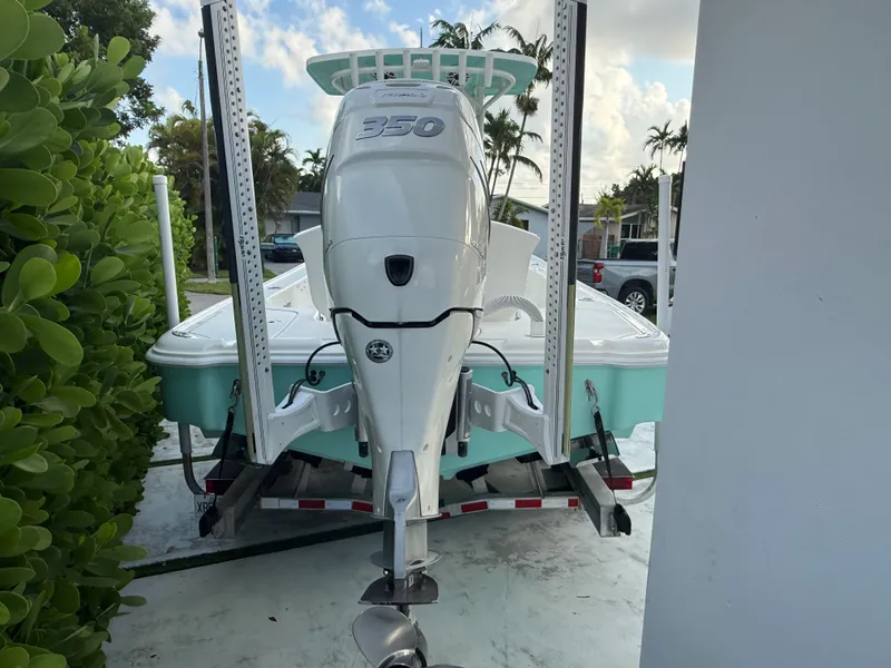 Slide: The Image of SeaVee 270Z 2018 - 24