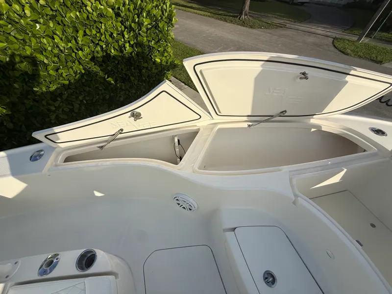 Slide: The Image of SeaVee 270Z 2018 - 20