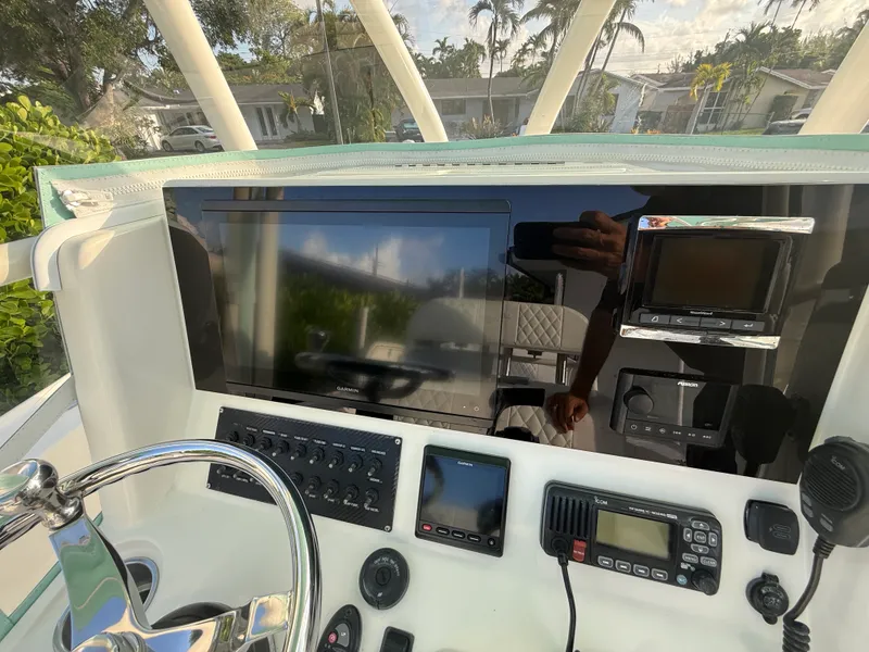 Slide: The Image of SeaVee 270Z 2018 - 47
