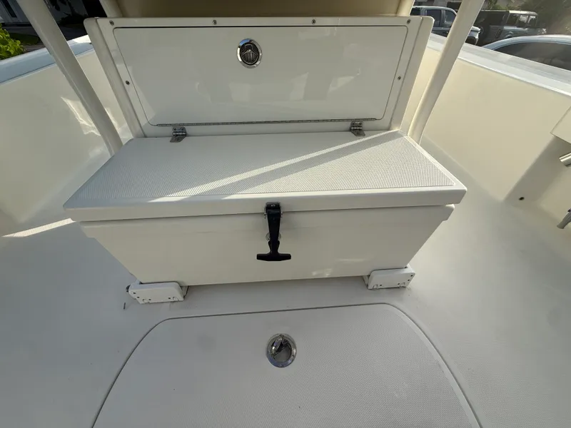 Slide: The Image of SeaVee 270Z 2018 - 40