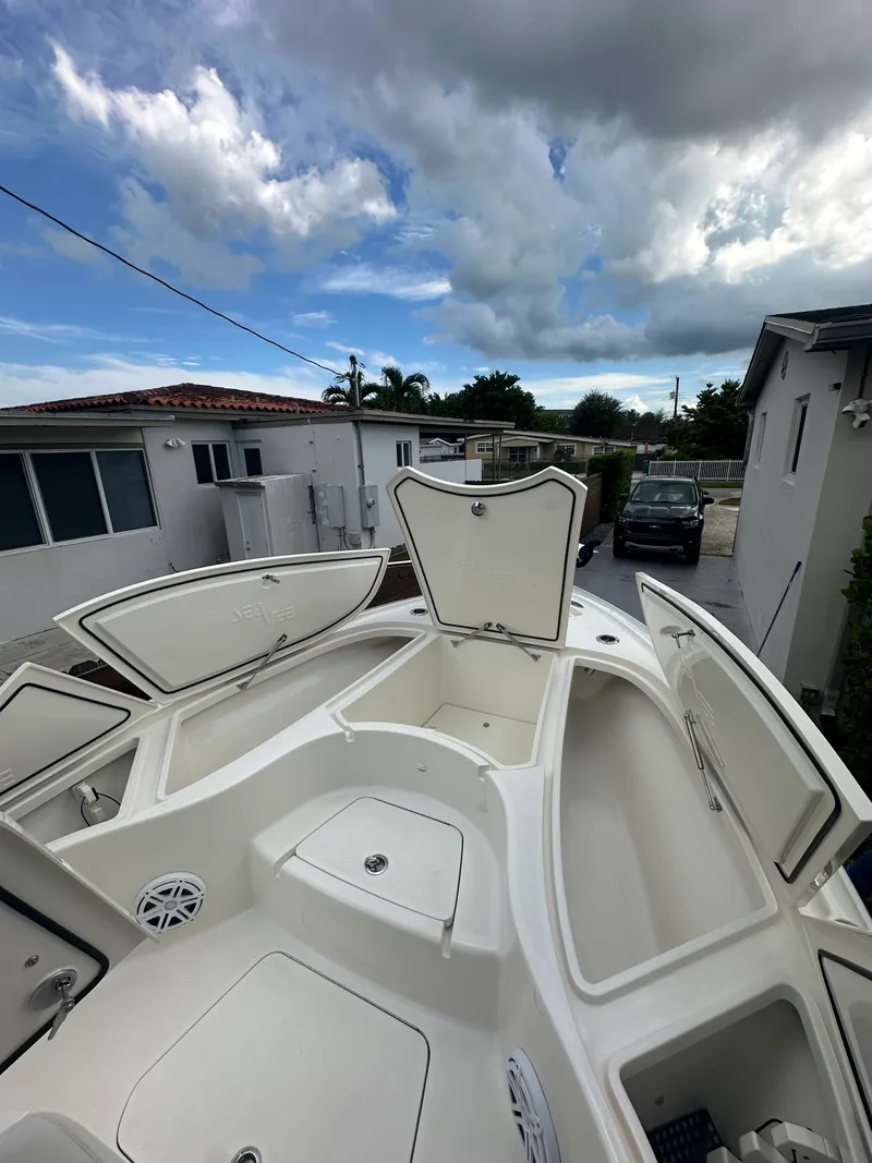 Slide: The Image of SeaVee 270Z 2018 - 18