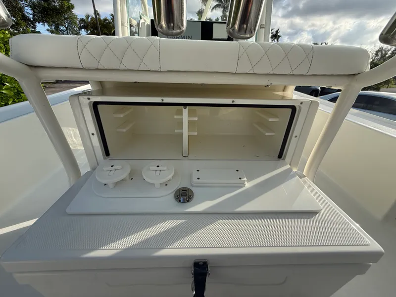 Slide: The Image of SeaVee 270Z 2018 - 43