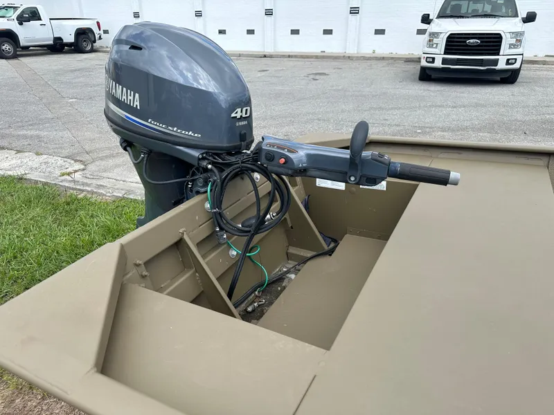 Slide: The Image of 2023 G3 1652 VBW boat with Yamaha 40 HP outboard motor. - 8