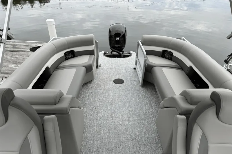 Slide: The Image of Premier 230 Sunsation 2024 - 16