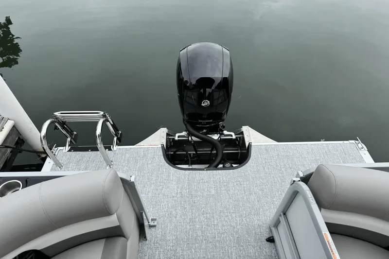 Slide: The Image of Premier 230 Sunsation 2024 - 19