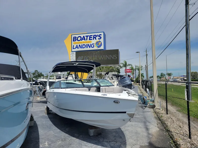 The Image of 2024 Four Winns H4 OB boat at Boater's Landing dealership. - 0