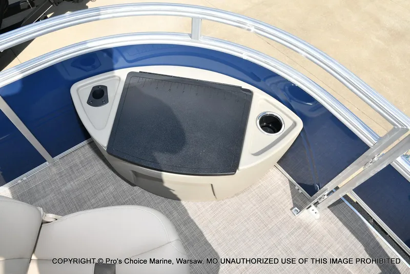 Slide: The Image of Sun Tracker FISHIN' BARGE 22 DLX w/150HP Mercury 4 Stroke 2025 - 23