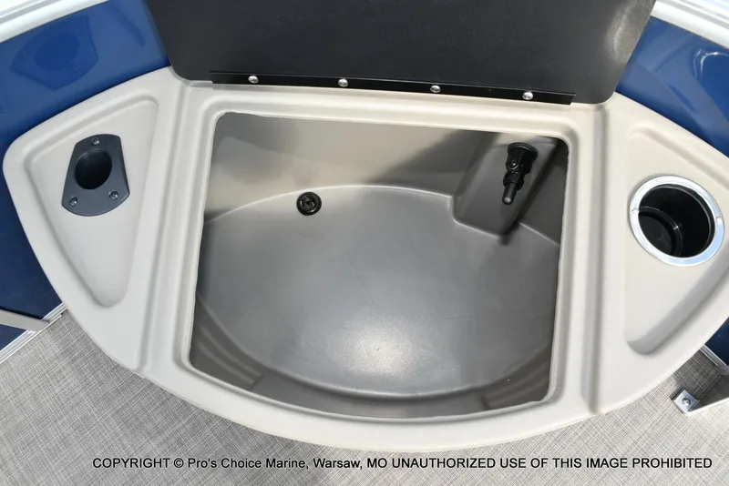 Slide: The Image of Sun Tracker FISHIN' BARGE 22 DLX w/150HP Mercury 4 Stroke 2025 - 24