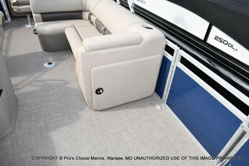 Slide: The Image of Sun Tracker FISHIN' BARGE 22 DLX w/150HP Mercury 4 Stroke 2025 - 29