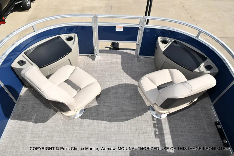 Slide: The Image of Sun Tracker FISHIN' BARGE 22 DLX w/150HP Mercury 4 Stroke 2025 - 3