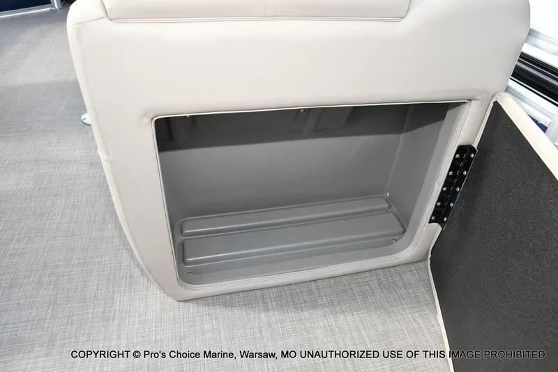 Slide: The Image of Sun Tracker FISHIN' BARGE 22 DLX w/150HP Mercury 4 Stroke 2025 - 30