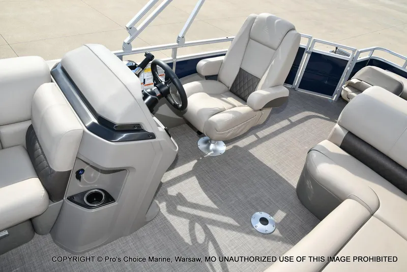 Slide: The Image of Sun Tracker FISHIN' BARGE 22 DLX w/150HP Mercury 4 Stroke 2025 - 35