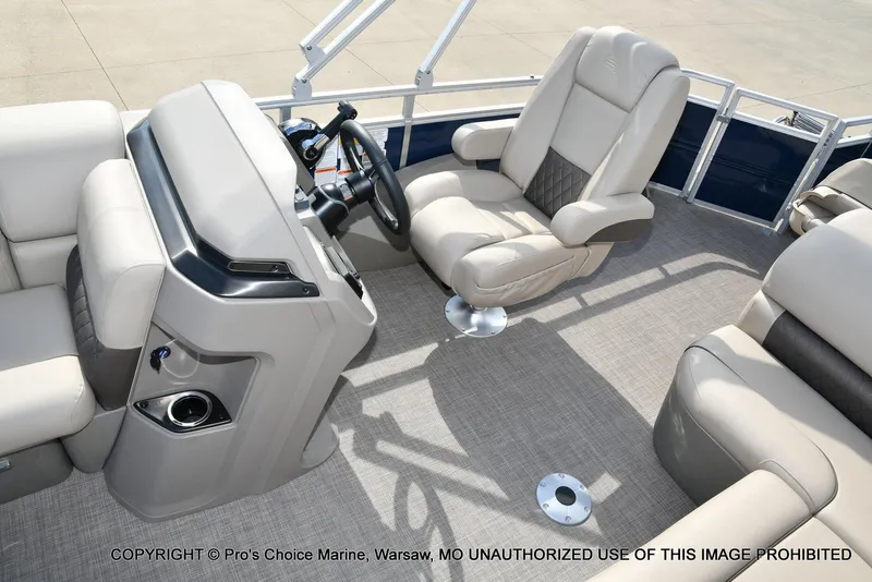 Slide: The Image of Sun Tracker FISHIN' BARGE 22 DLX w/150HP Mercury 4 Stroke 2025 - 36