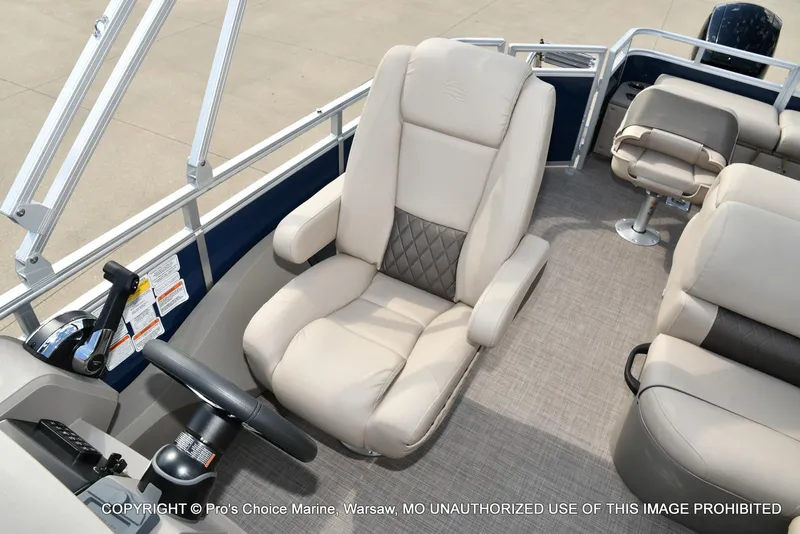 Slide: The Image of Sun Tracker FISHIN' BARGE 22 DLX w/150HP Mercury 4 Stroke 2025 - 38