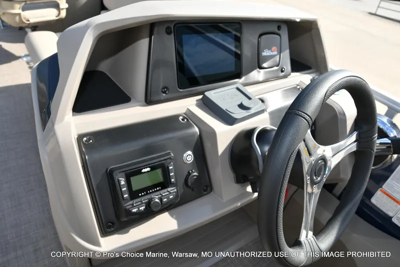 Slide: The Image of Sun Tracker FISHIN' BARGE 22 DLX w/150HP Mercury 4 Stroke 2025 - 41