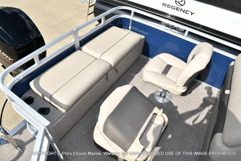 Slide: The Image of Sun Tracker FISHIN' BARGE 22 DLX w/150HP Mercury 4 Stroke 2025 - 50