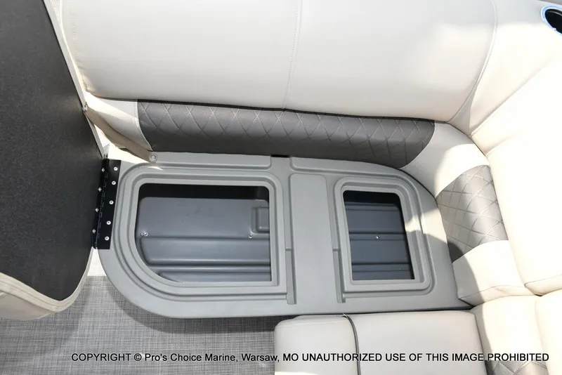 Slide: The Image of Sun Tracker FISHIN' BARGE 22 DLX w/150HP Mercury 4 Stroke 2025 - 59