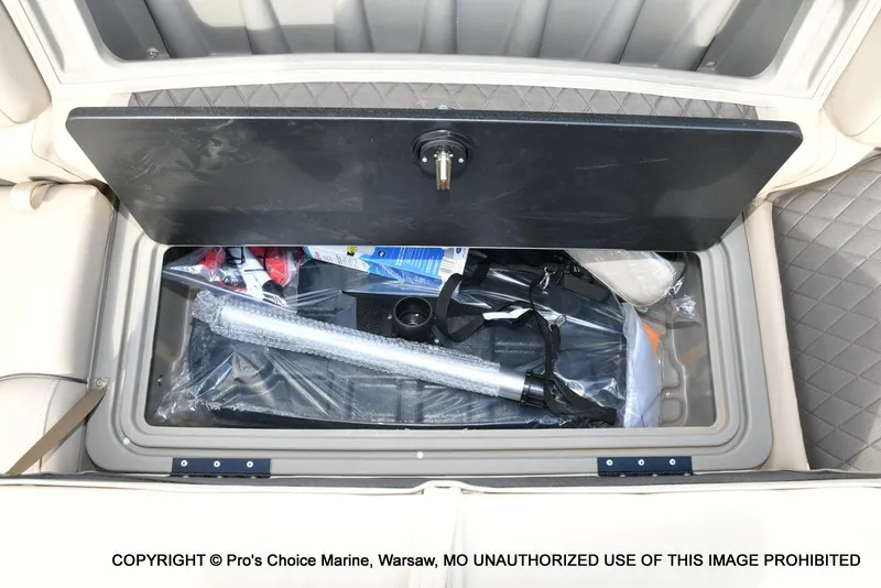 Slide: The Image of Sun Tracker FISHIN' BARGE 22 DLX w/150HP Mercury 4 Stroke 2025 - 62