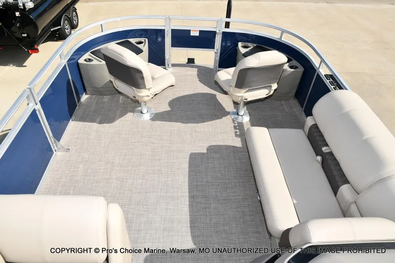 Slide: The Image of Sun Tracker FISHIN' BARGE 22 DLX w/150HP Mercury 4 Stroke 2025 - 64