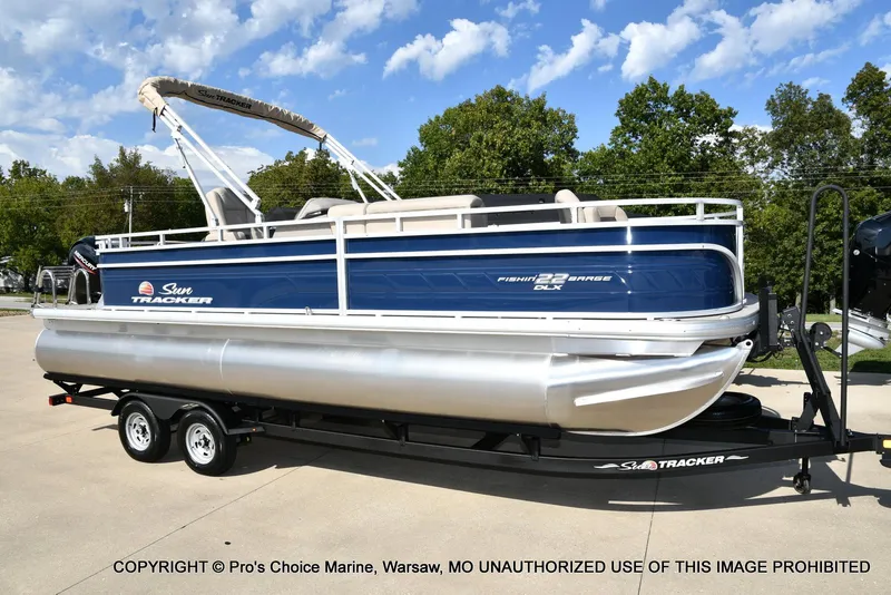 Slide: The Image of Sun Tracker FISHIN' BARGE 22 DLX w/150HP Mercury 4 Stroke 2025 - 72