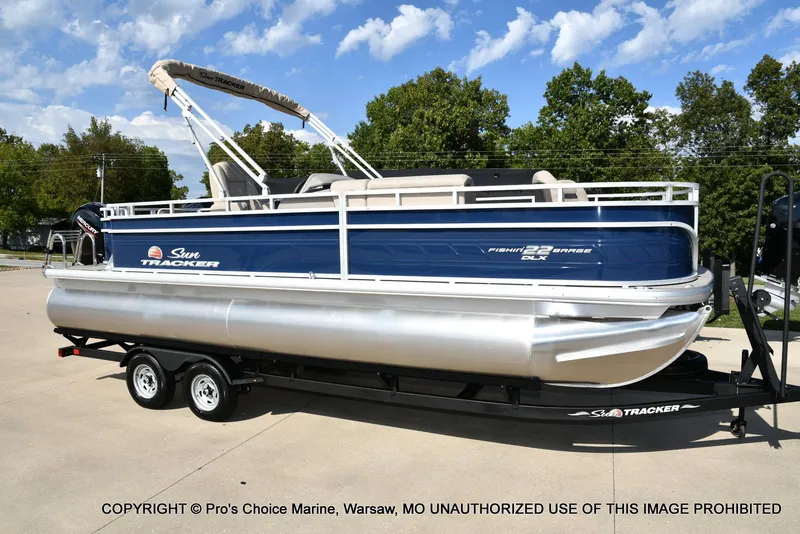 Slide: The Image of Sun Tracker FISHIN' BARGE 22 DLX w/150HP Mercury 4 Stroke 2025 - 74