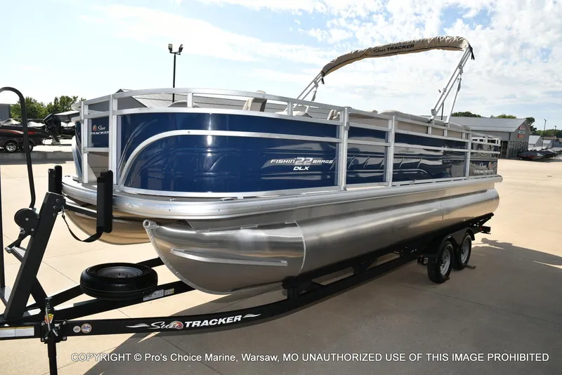 Slide: The Image of Sun Tracker FISHIN' BARGE 22 DLX w/150HP Mercury 4 Stroke 2025 - 77