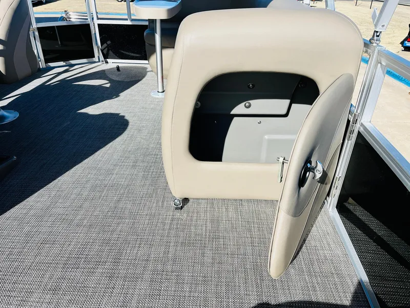 Slide: The Image of Ranger Reata 200C 2024 - 54