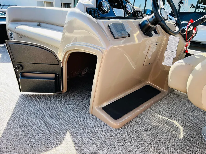 Slide: The Image of Ranger Reata 200C 2024 - 61