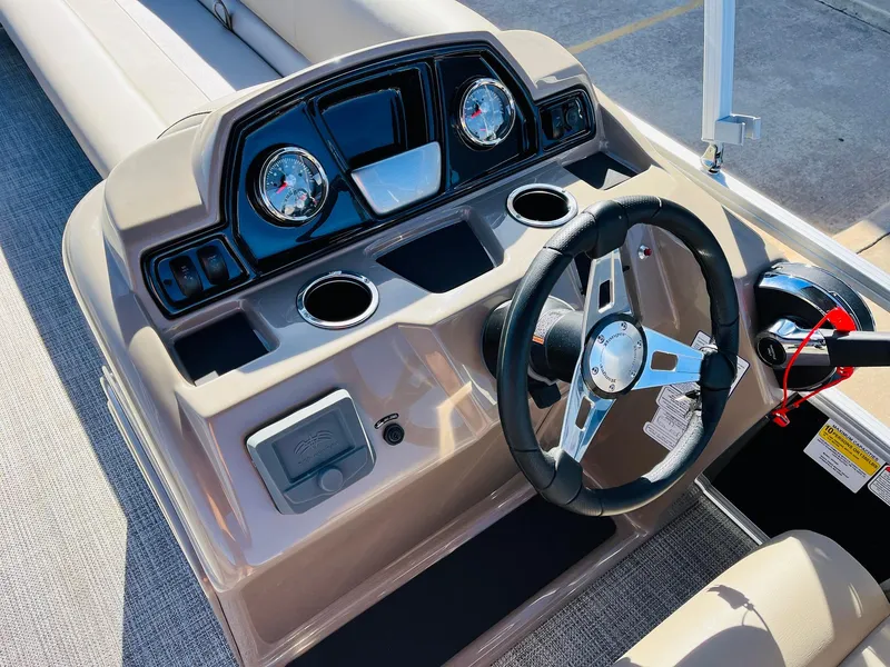 Slide: The Image of Ranger Reata 200C 2024 - 62