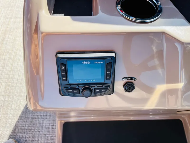 Slide: The Image of Ranger Reata 200C 2024 - 63