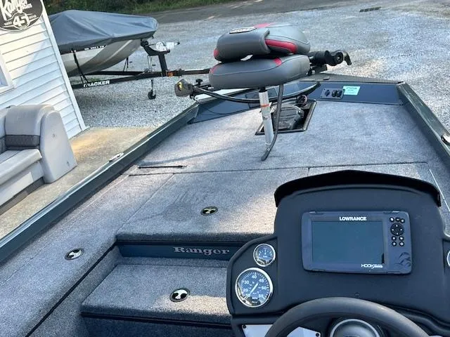 Slide: The Image of 2024 Ranger RT178 boat interior with fishing seat and navigation system. - 7