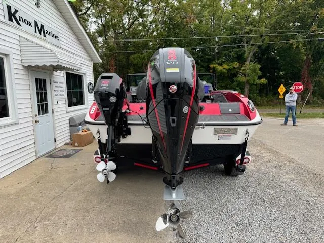 Slide: The Image of 2024 Vexus DVX20S boat with dual engines at Knox Marine. - 4