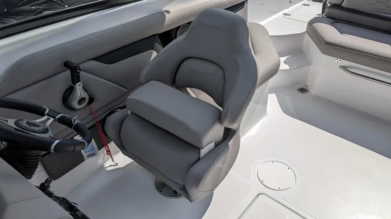 Slide: The Image of Four Winns HD3 OB 2024 - 10