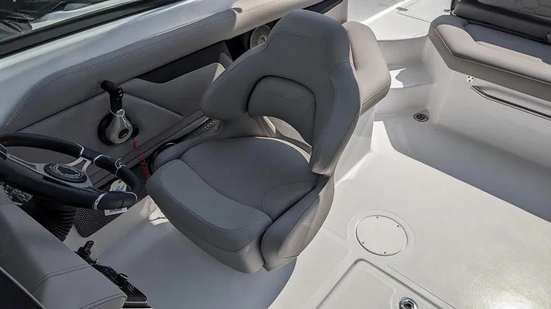 Slide: The Image of Four Winns HD3 OB 2024 - 11