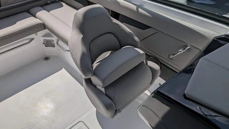 Slide: The Image of Four Winns HD3 OB 2024 - 13