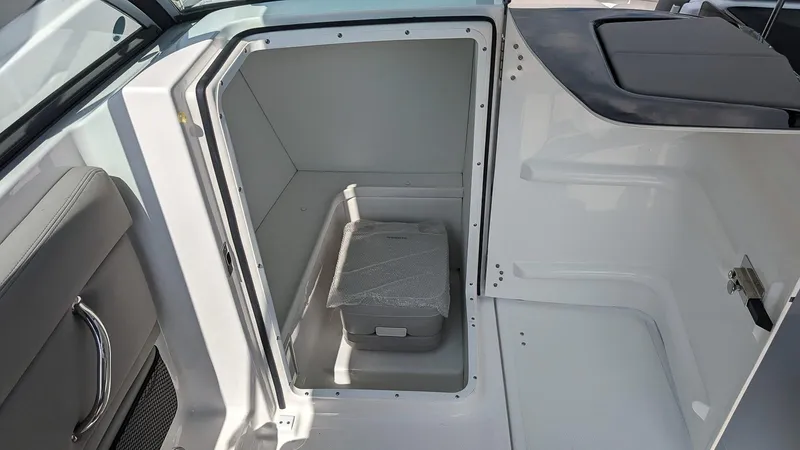 Slide: The Image of Four Winns HD3 OB 2024 - 14