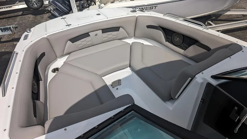 Slide: The Image of Four Winns HD3 OB 2024 - 17