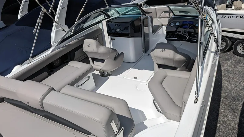 Slide: The Image of Four Winns HD3 OB 2024 - 5