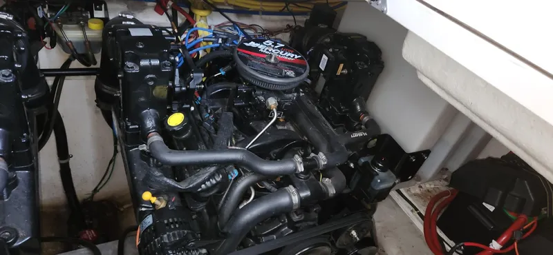 Slide: The Image of Engine compartment of a 2006 Maxum 3100 SE boat with MerCruiser engine. - 19