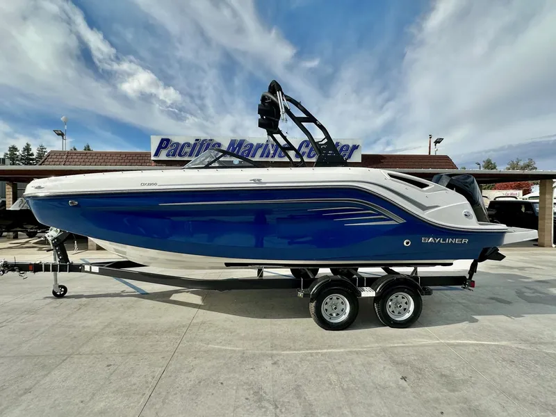 The Image of Bayliner DX 2200 w/ 200HP Mercury! 2024 - 1