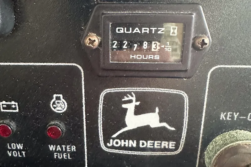 Slide: The Image of Engine hour meter - 25