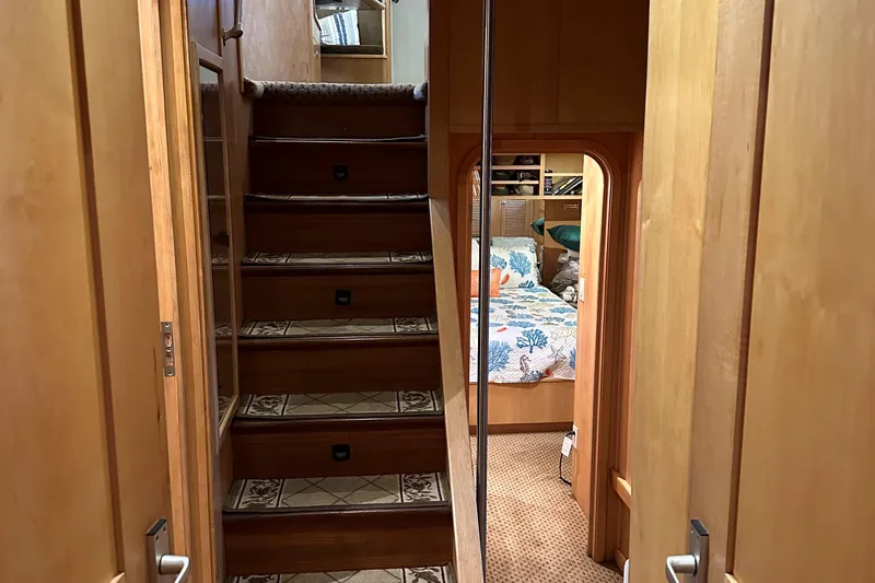 Slide: The Image of To Staterooms - 28