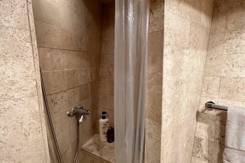 Slide: The Image of Guest Head - 47