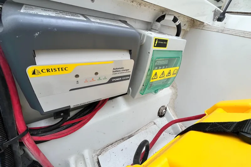 Slide: The Image of Battery charger and electrical panel on a 2020 Beneteau Flyer 8 SPACEdeck boat. - 39