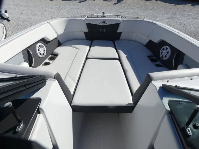 Slide: The Image of Monterey M-225 2022 - 12