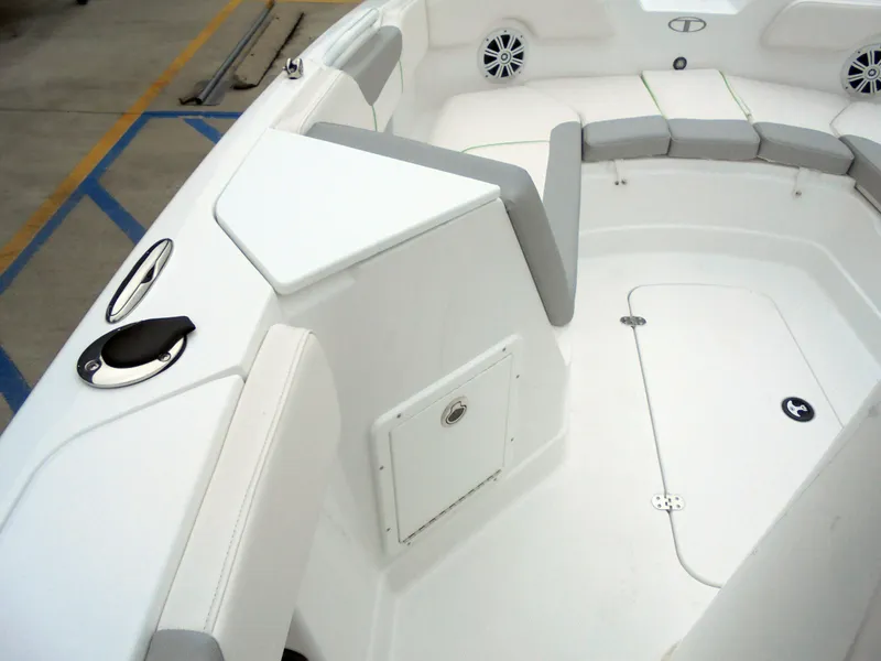 Slide: The Image of 2024 Tahoe 2150 CC - 28